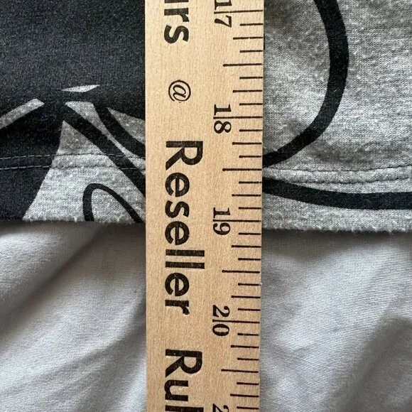 Disney Parks Mickey Mouse Womens M Gray & Black V-Neck Graphic Cropped T-Shirt - Picture 4 of 5